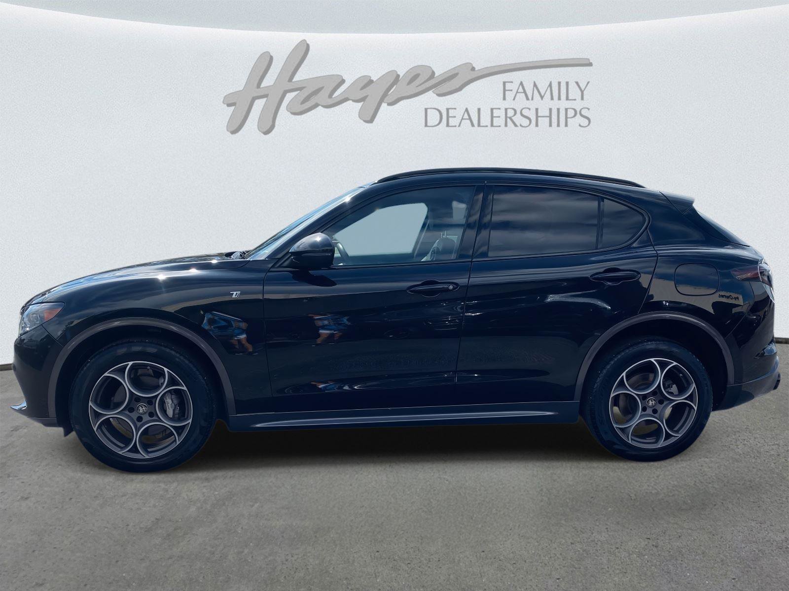 Used 2024 Alfa Romeo Stelvio Ti image 36