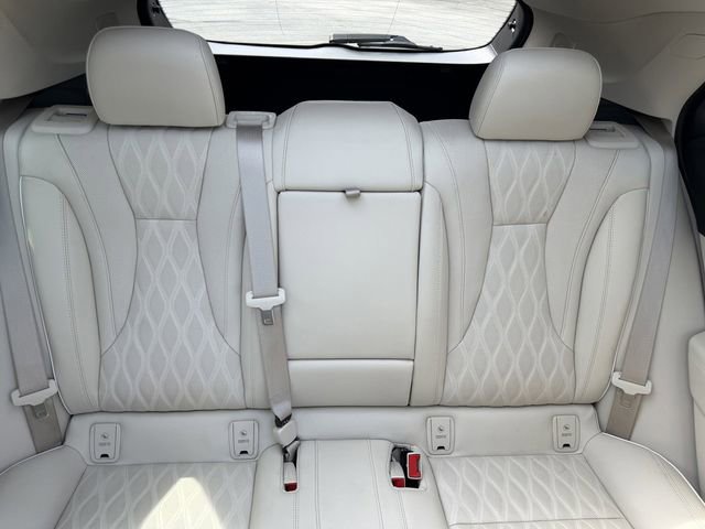 Used 2022 Buick Envision Avenir w/ Technology Package II image 37