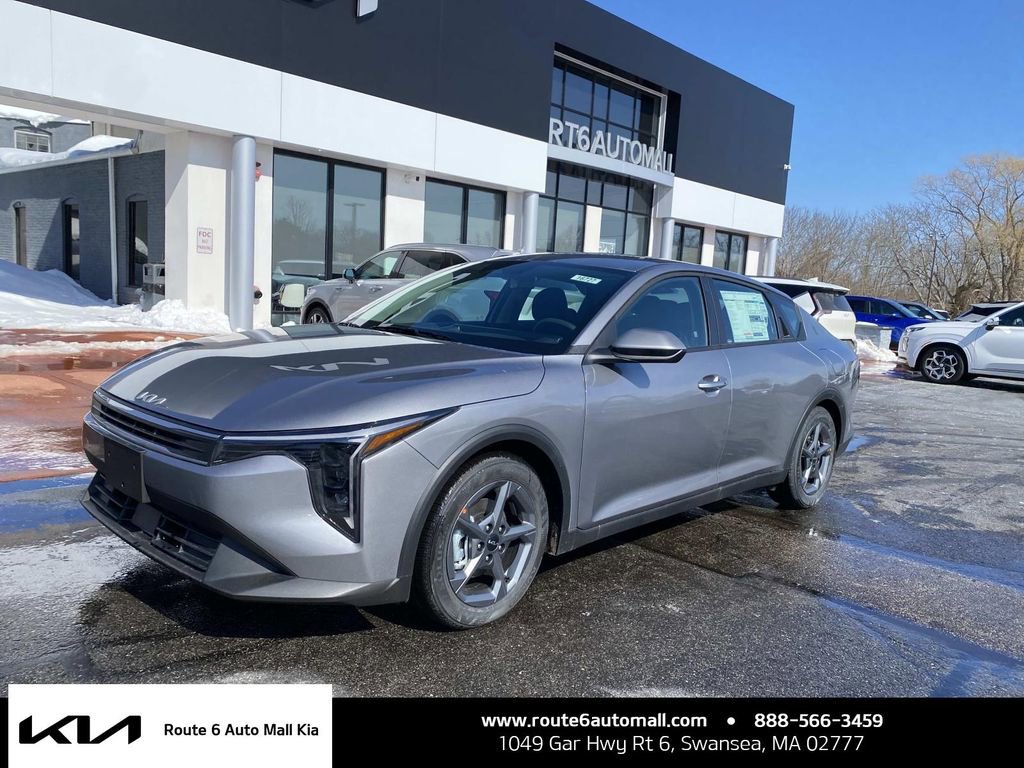 New 2026 Kia K4 LXS image 1