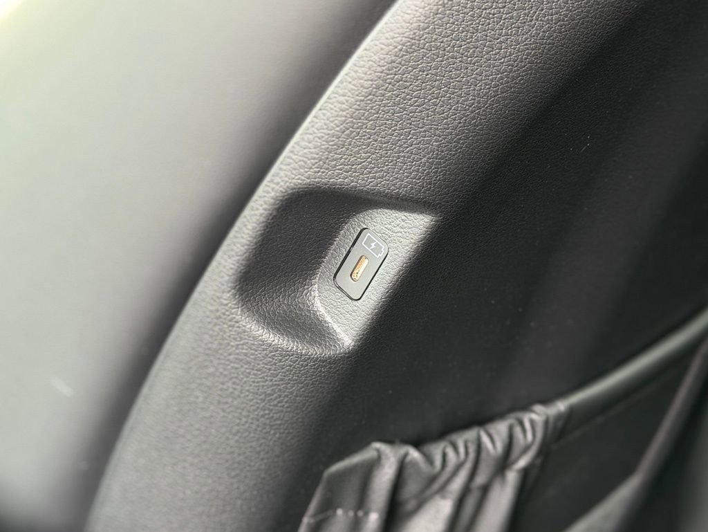 Used 2025 Hyundai Palisade Calligraphy image 16