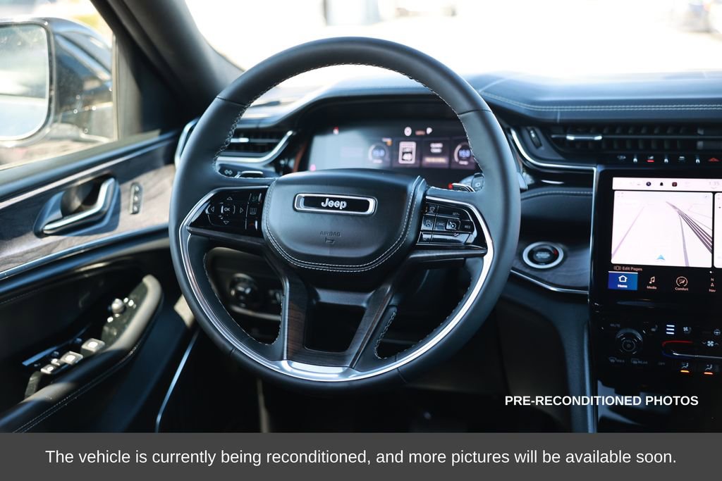 Used 2023 Jeep Grand Cherokee Overland image 25