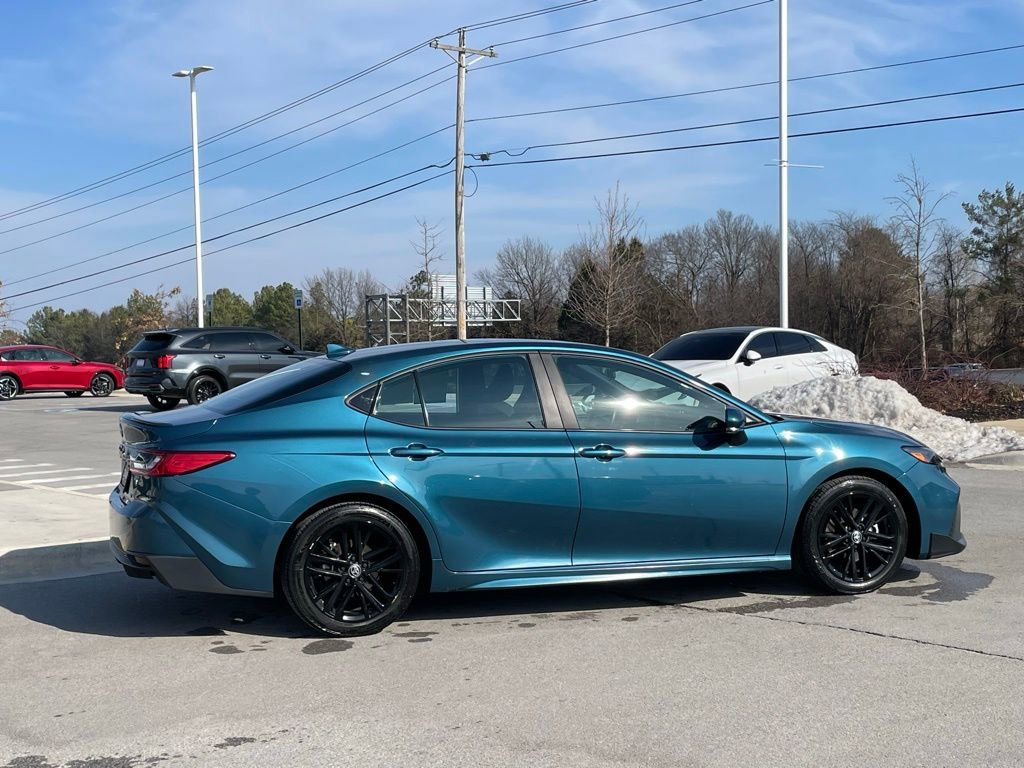 Used 2025 Toyota Camry SE image 8