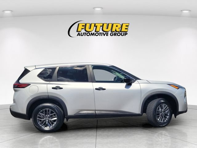 Certified 2024 Nissan Rogue S AWD/4WD image 3