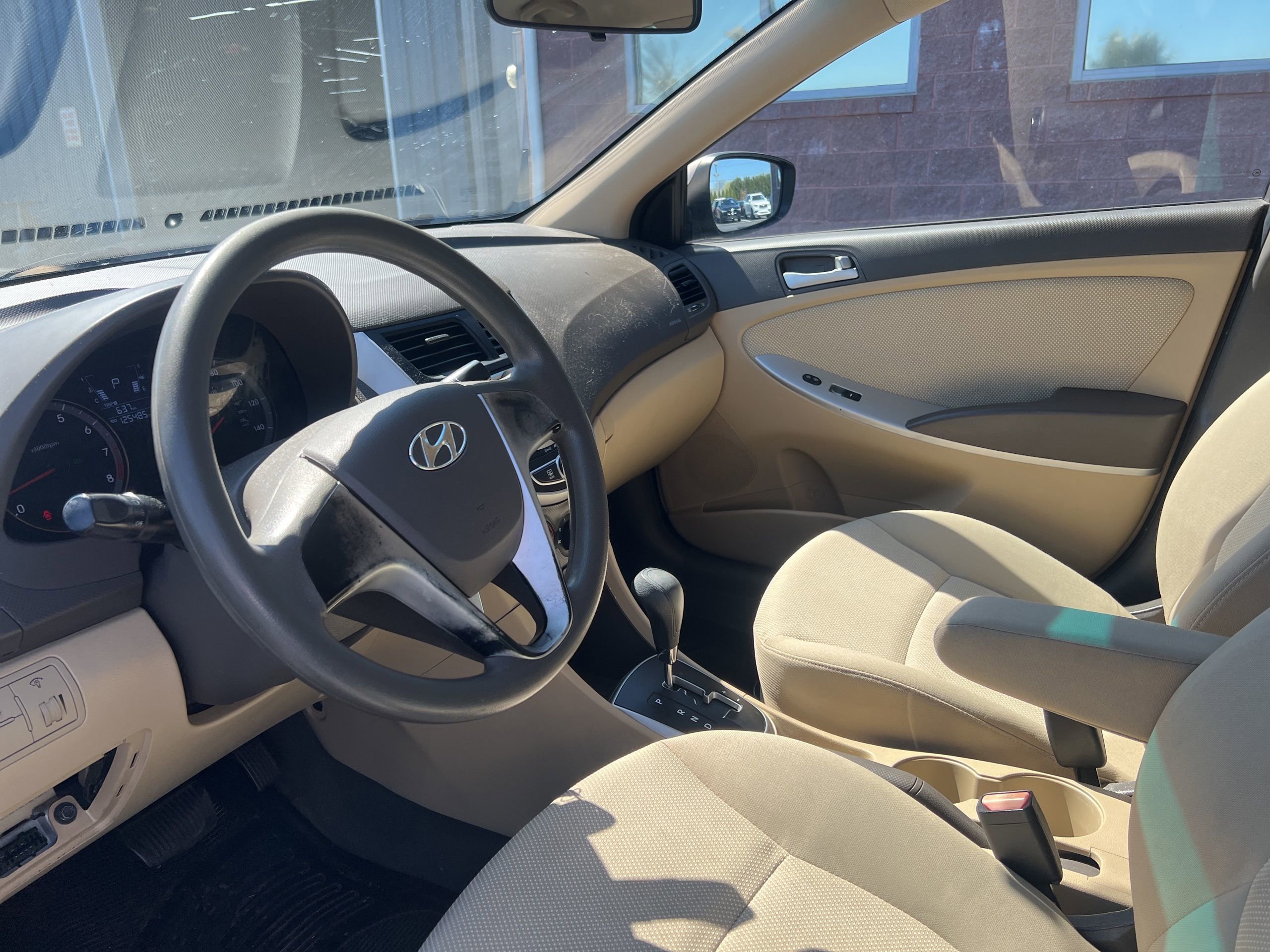 Used 2013 Hyundai Accent GLS FWD image 10