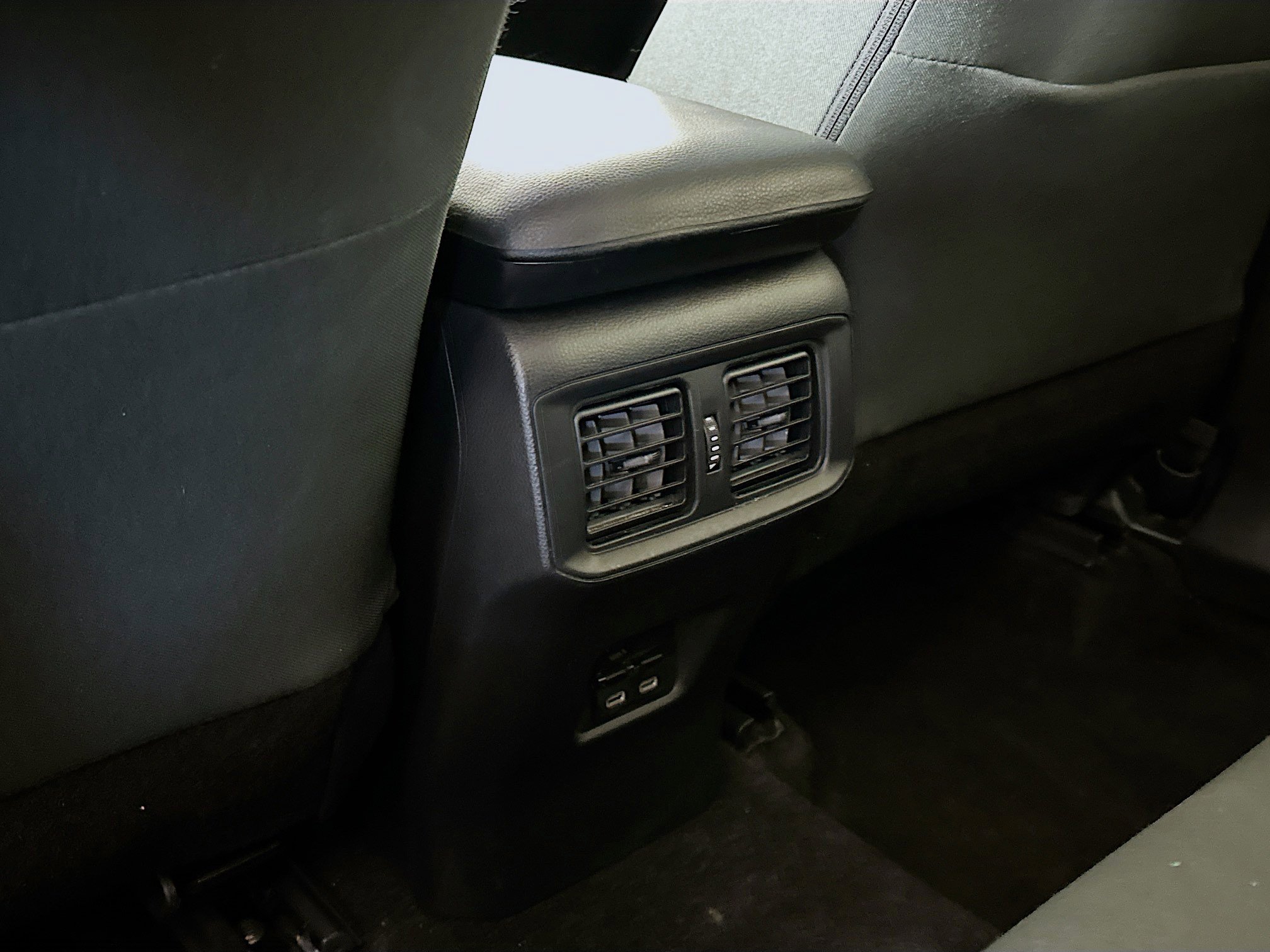 Used 2024 Toyota RAV4 XLE image 27