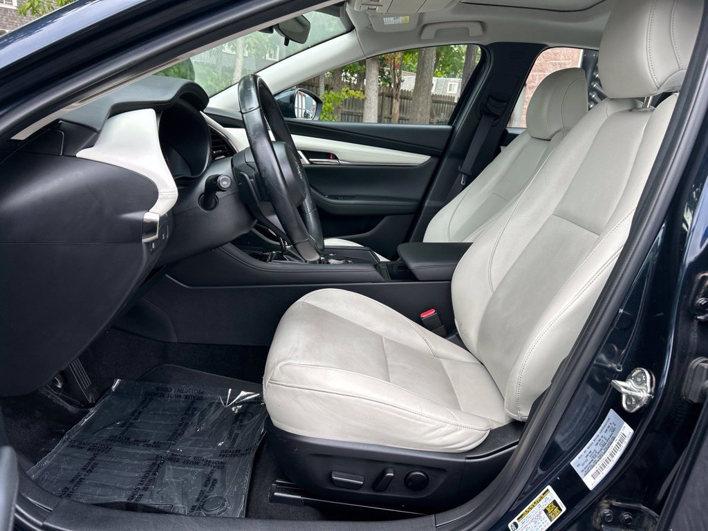 Used 2020 MAZDA MAZDA3 Sedan w/ Premium Package FWD image 16