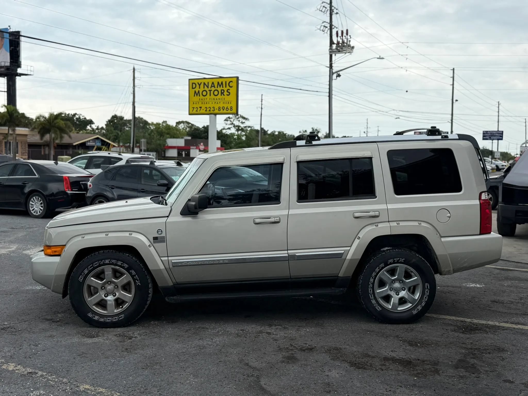 Used 2008 Jeep Commander Limited AWD/4WD image 5
