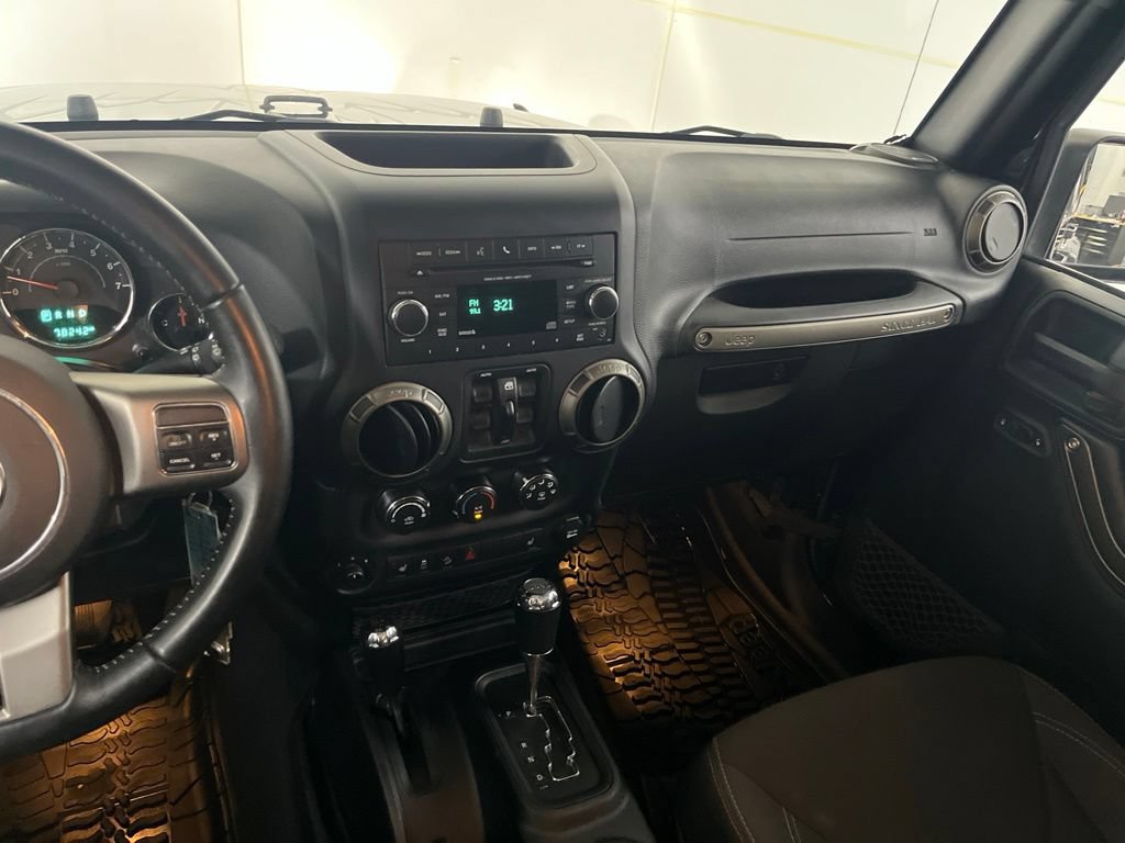 Used 2018 Jeep Wrangler Unlimited Sport AWD/4WD image 32
