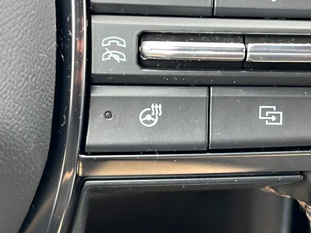 Used 2024 GMC Acadia AT4 w/ Luxury Package image 30