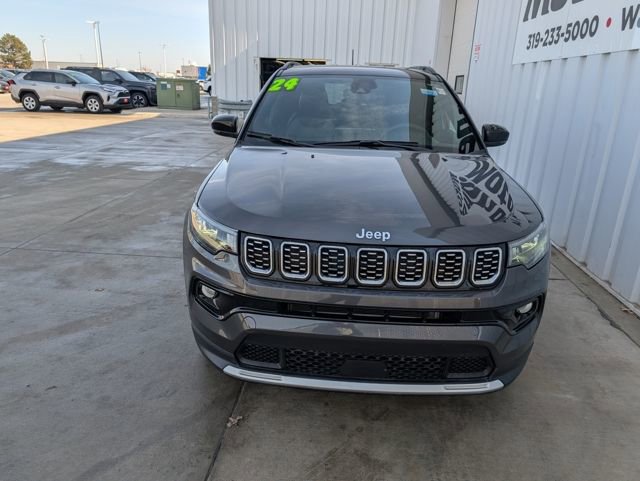 Used 2024 Jeep Compass Limited image 33