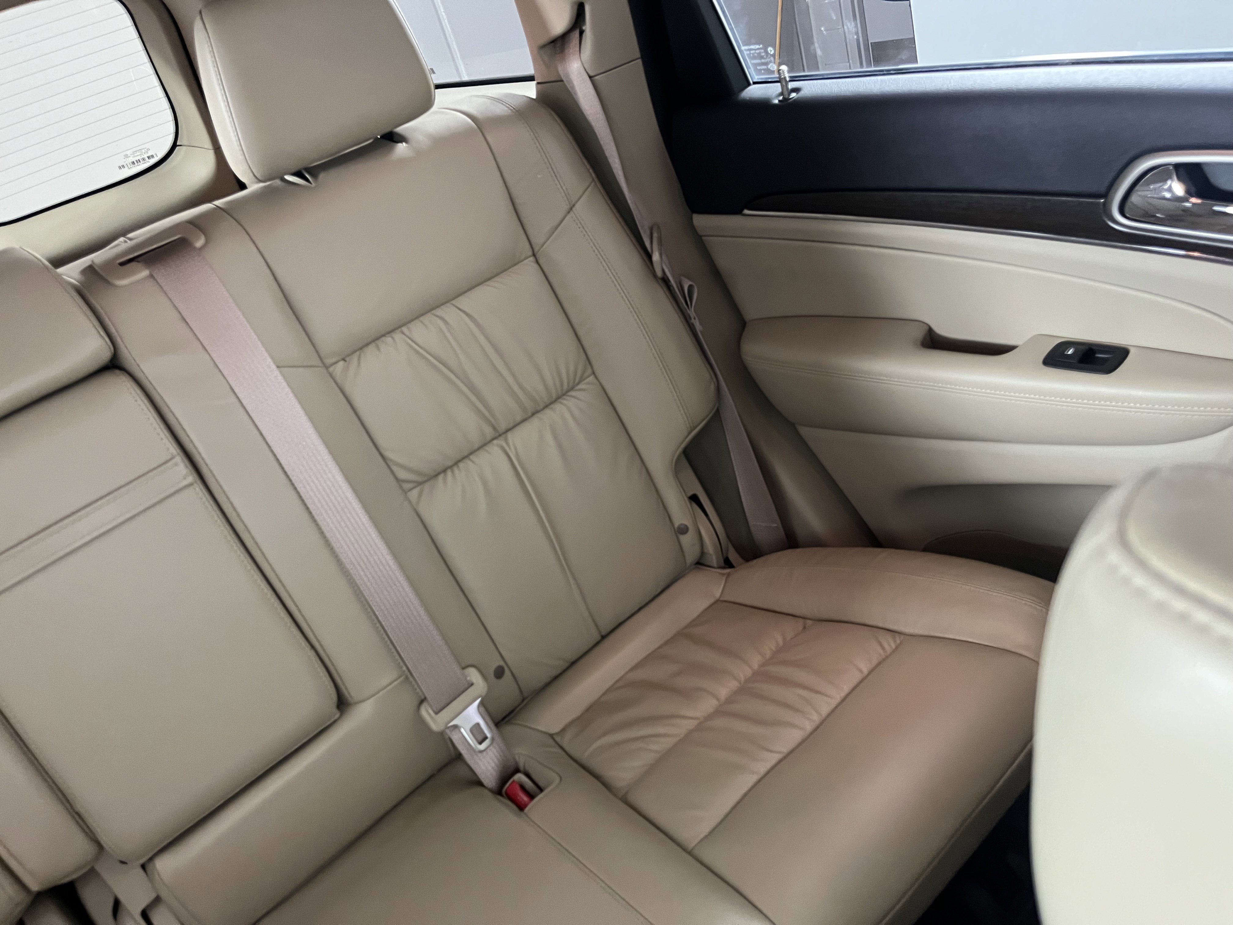 Used 2015 Jeep Grand Cherokee Limited w/ Trailer Tow Group IV image 24