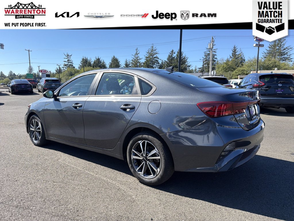 Used 2023 Kia Forte LXS FWD image 4