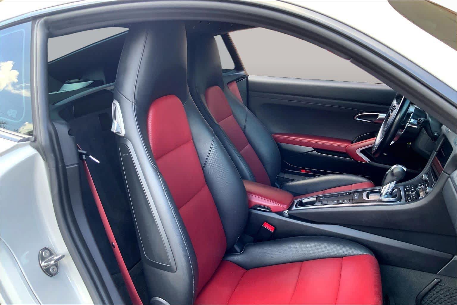 Used 2021 Porsche 718 Cayman RWD image 8