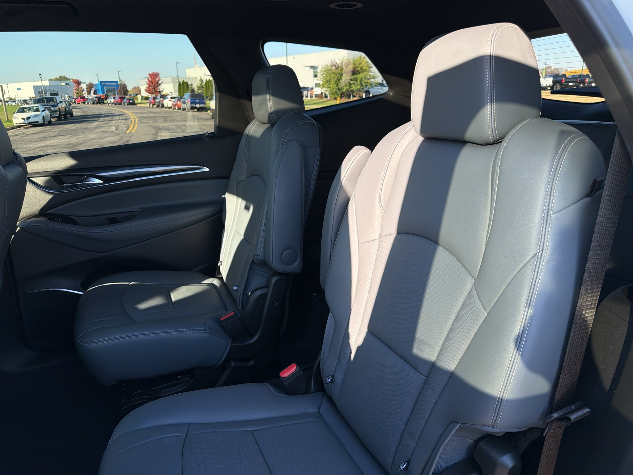 Used 2024 Buick Enclave Essence w/ Experience Buick Package AWD/4WD image 37