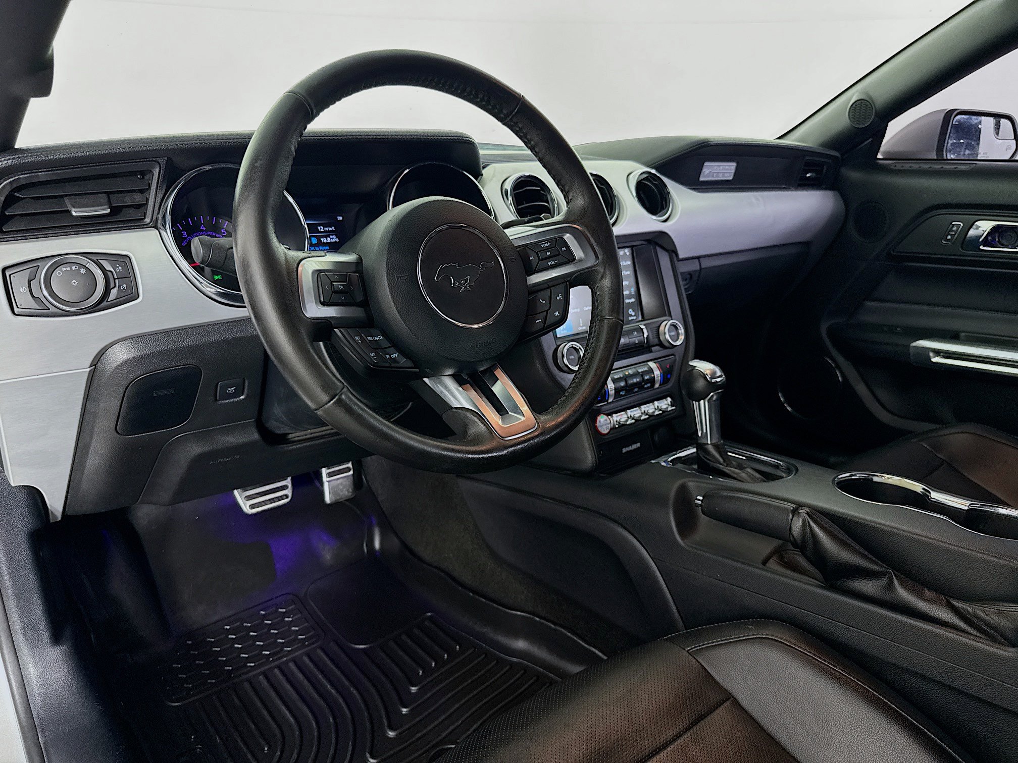 Used 2017 Ford Mustang Premium RWD image 21