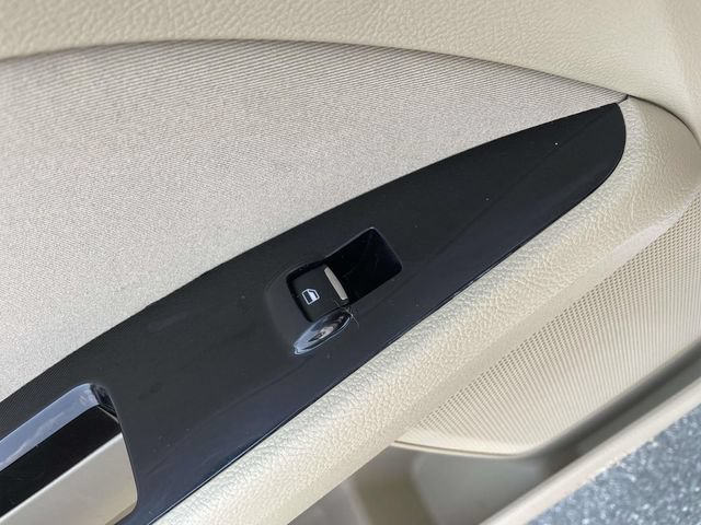 Used 2016 Ford Fusion SE FWD image 18