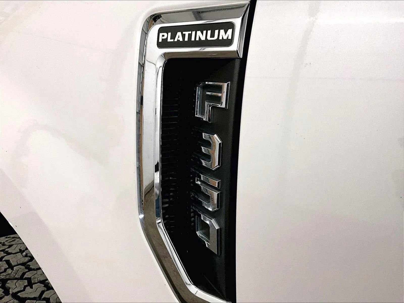 Used 2019 Ford F350 Platinum w/ Platinum Ultimate Package image 14