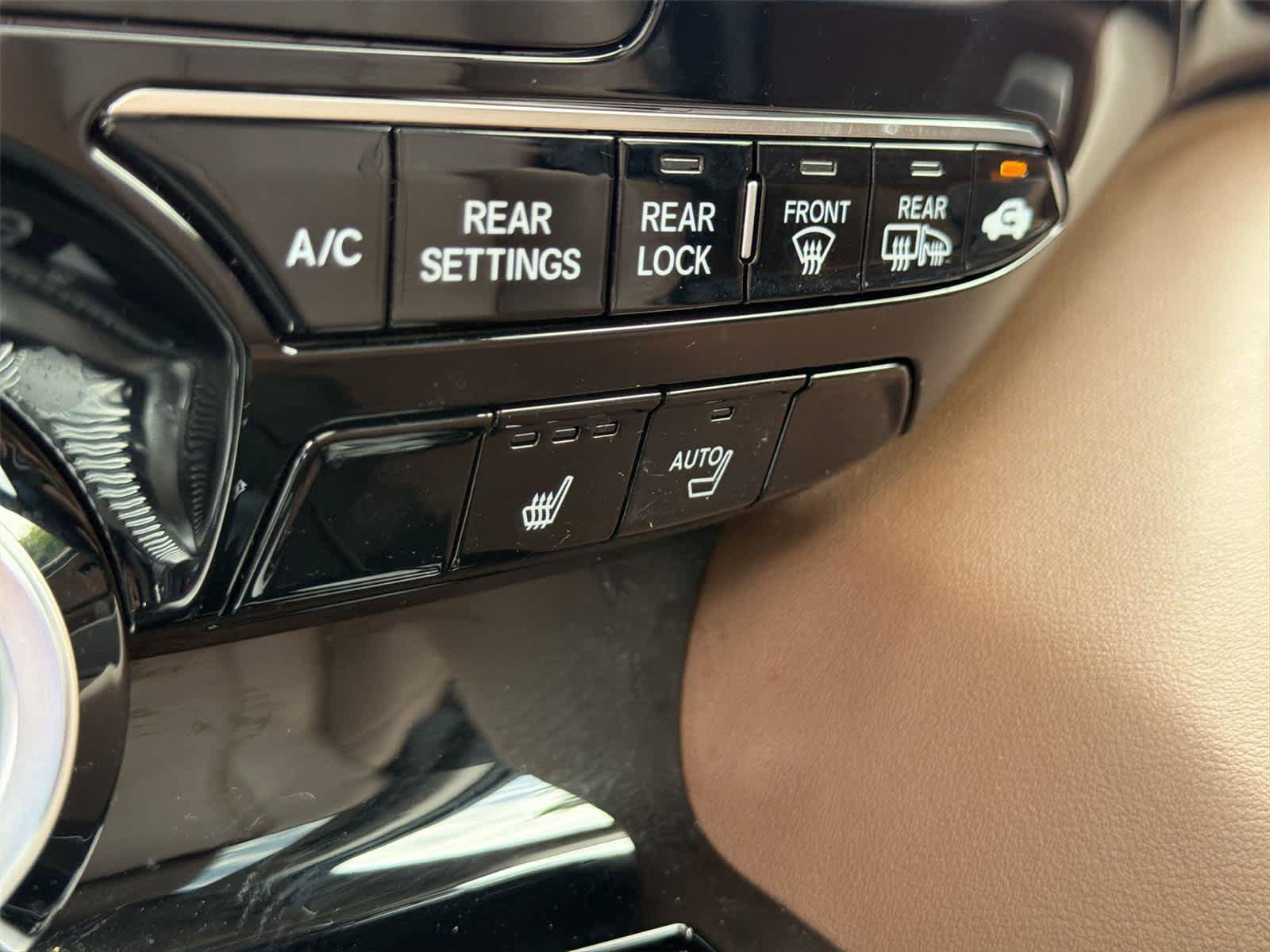 Used 2024 Acura MDX SH-AWD w/ Technology Package image 36