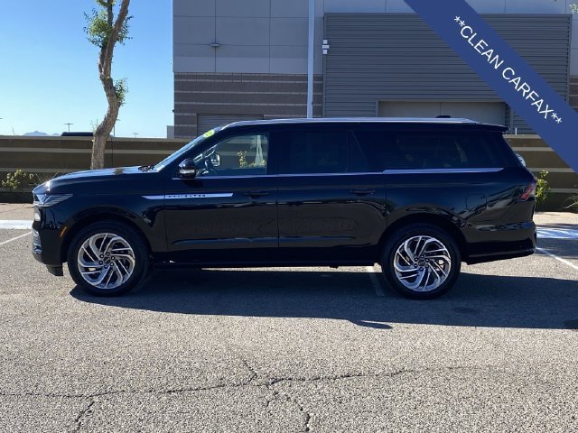 Used 2025 Lincoln Navigator L Reserve AWD/4WD image 3