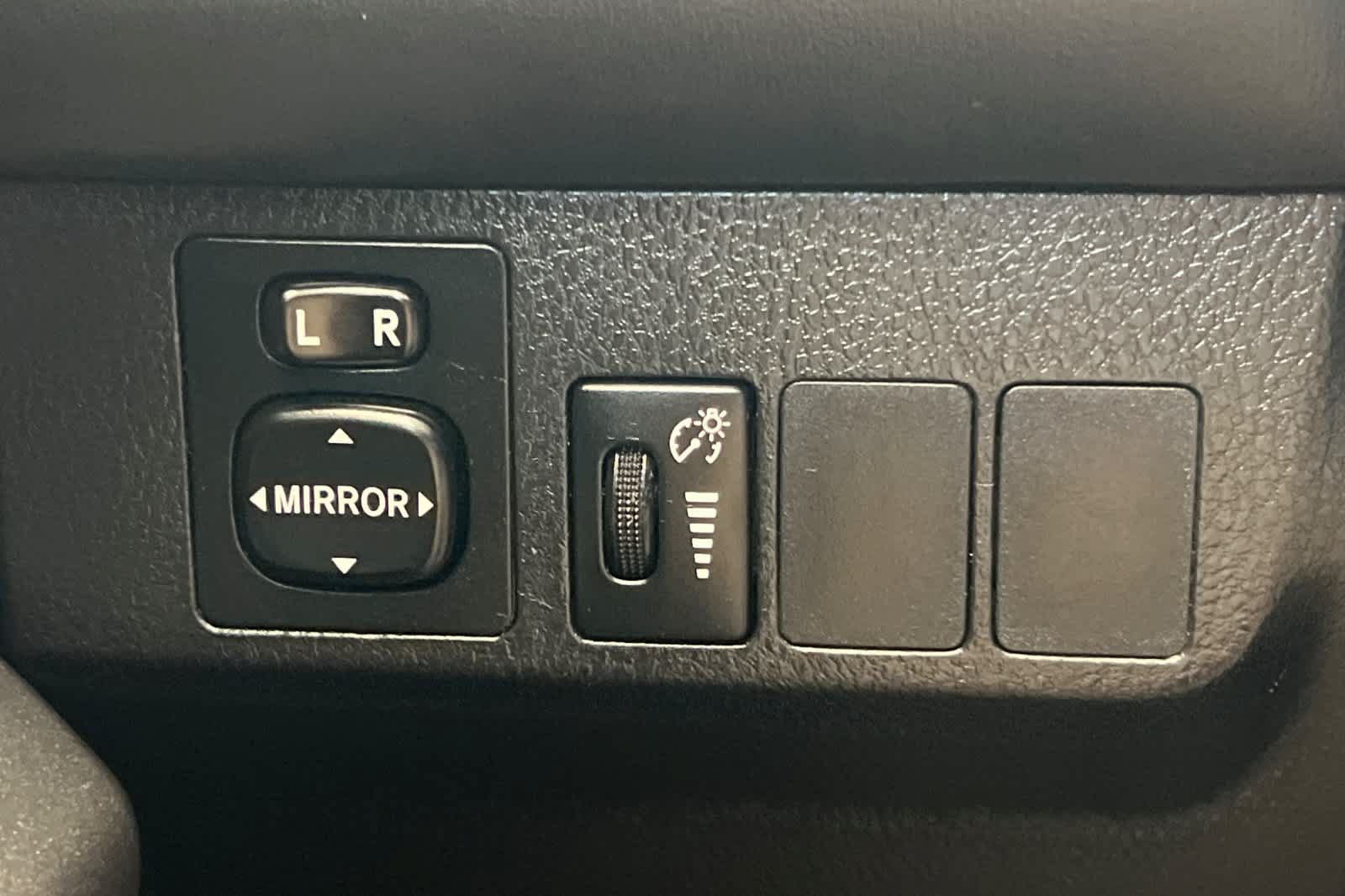 Certified 2016 Toyota RAV4 XLE AWD/4WD image 28
