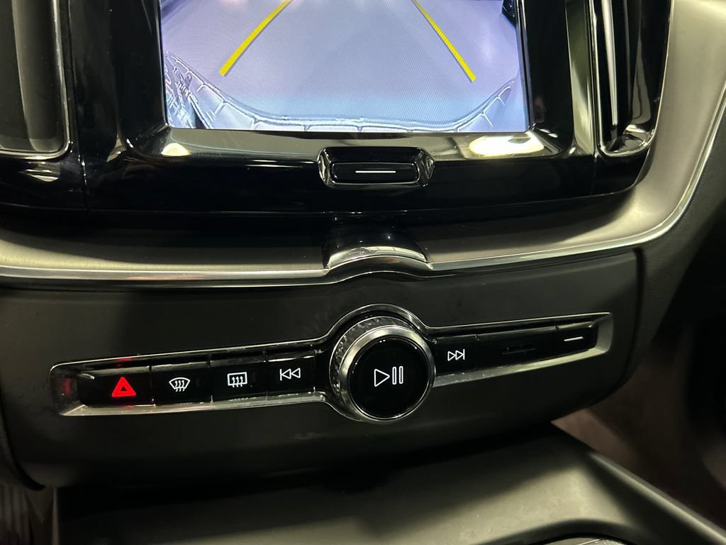 Certified 2024 Volvo XC60 B5 Core w/ Protection Package Premier AWD/4WD image 18