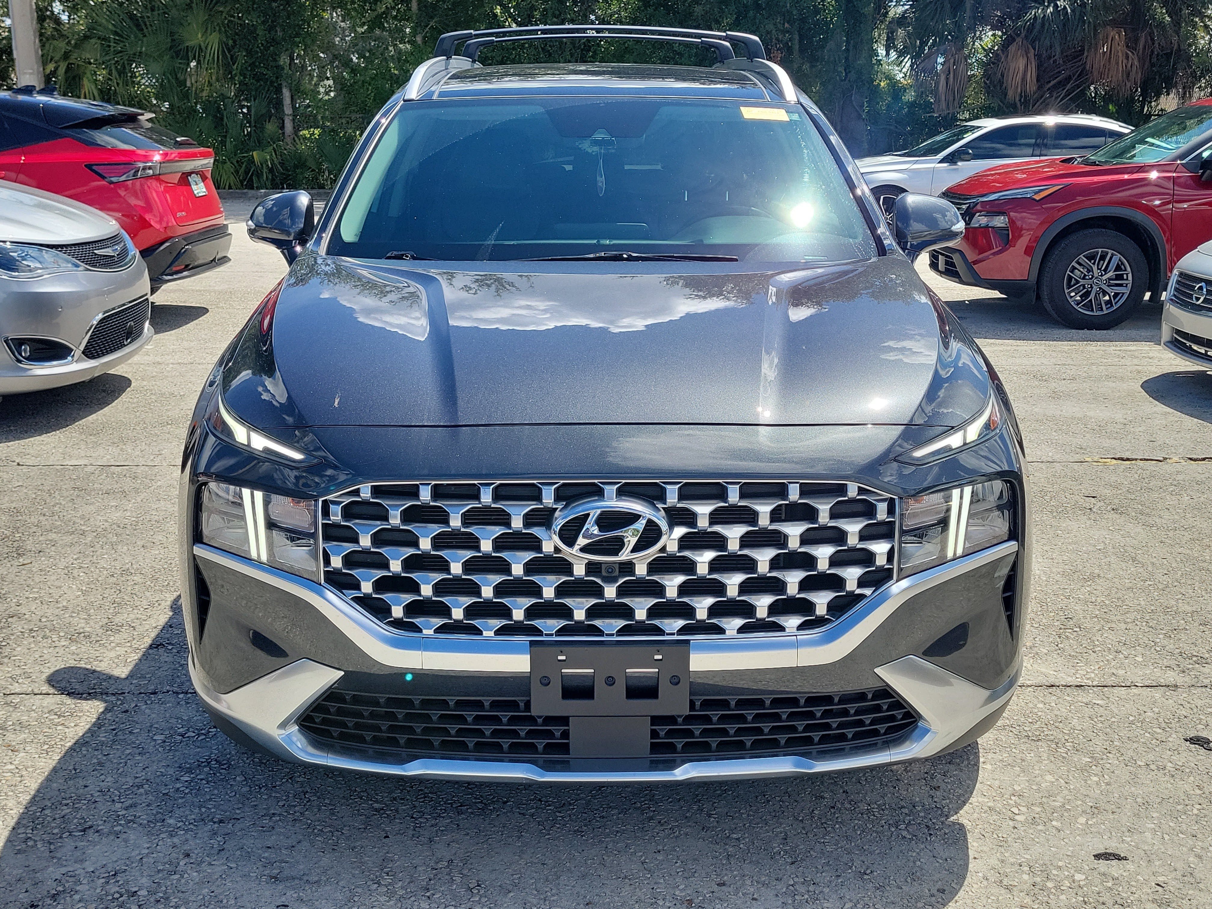 Used 2023 Hyundai Santa Fe SEL w/ Premium Package FWD image 2