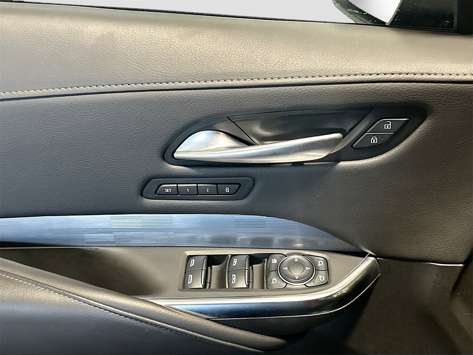 Used 2024 Cadillac XT4 Premium Luxury w/ Technology Package image 18