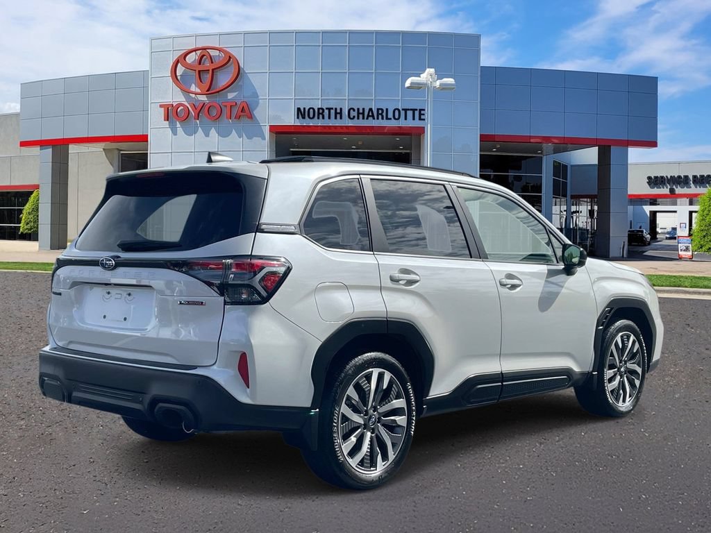 Used 2025 Subaru Forester Touring w/ Popular Package - Touring AWD/4WD image 8