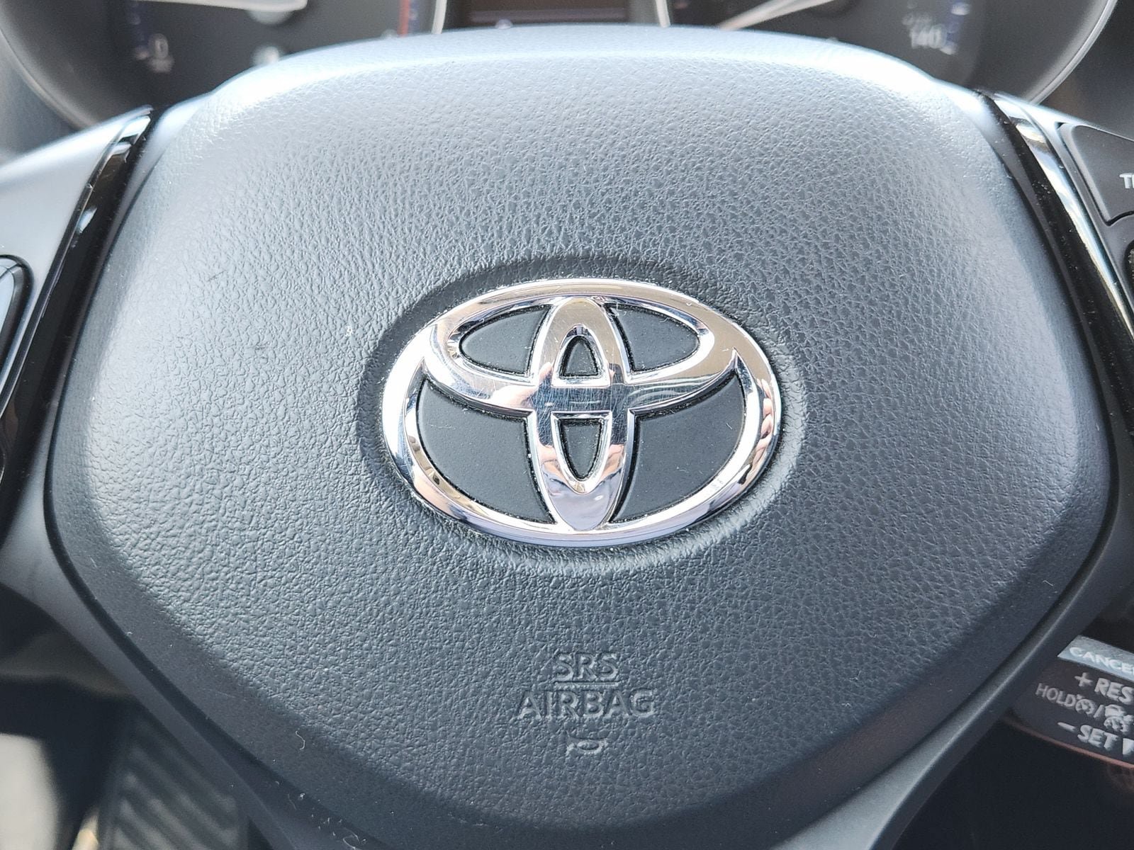 Used 2021 Toyota C-HR LE FWD image 34