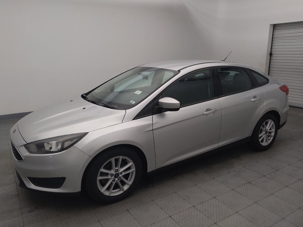 Used 2018 Ford Focus SE FWD image 2