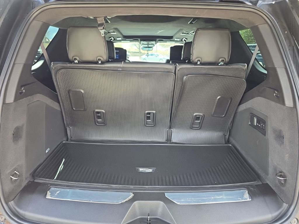 Used 2022 Cadillac Escalade Sport Platinum w/ LPO, ONYX Package image 19