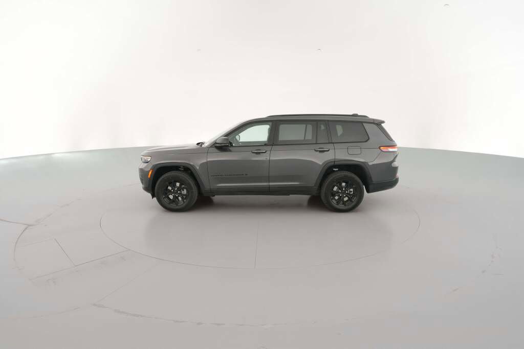 New 2025 Jeep Grand Cherokee L Laredo image 6