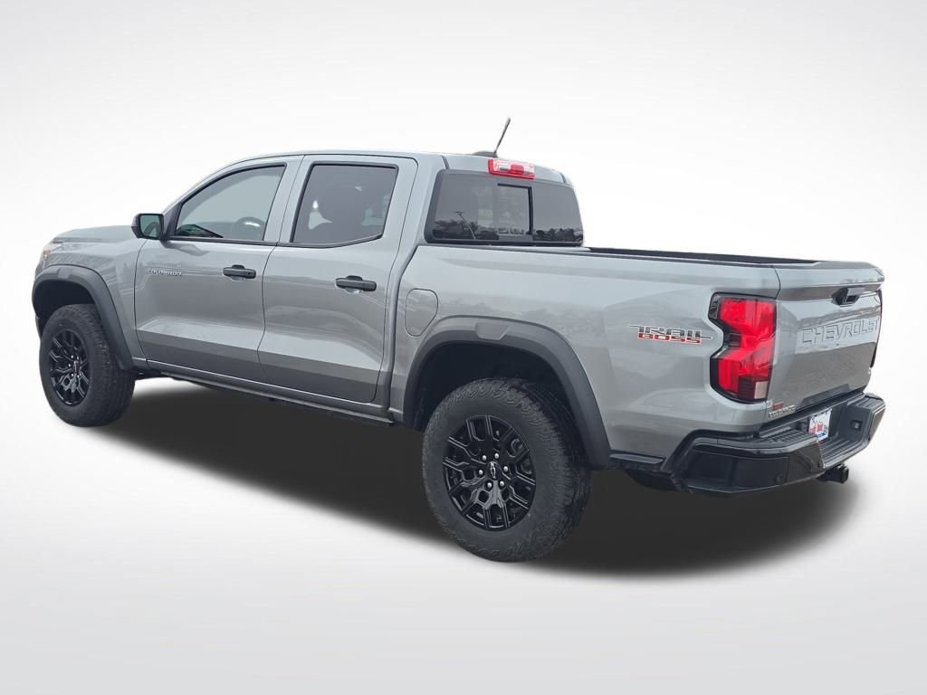 Used 2024 Chevrolet Colorado Trail Boss w/ Technology Package AWD/4WD image 3