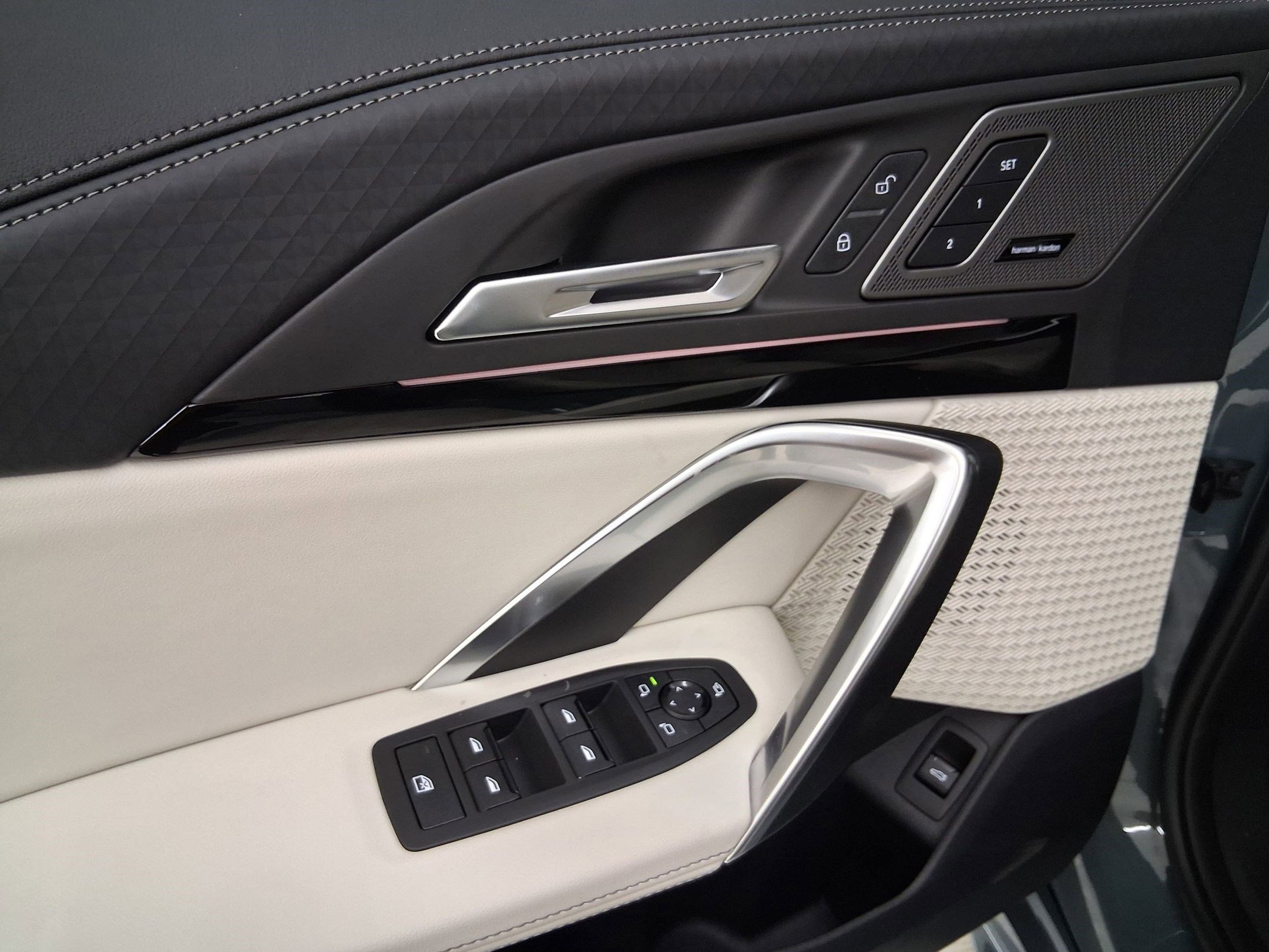 New 2026 BMW X2 xDrive28i w/ Technology Package image 12