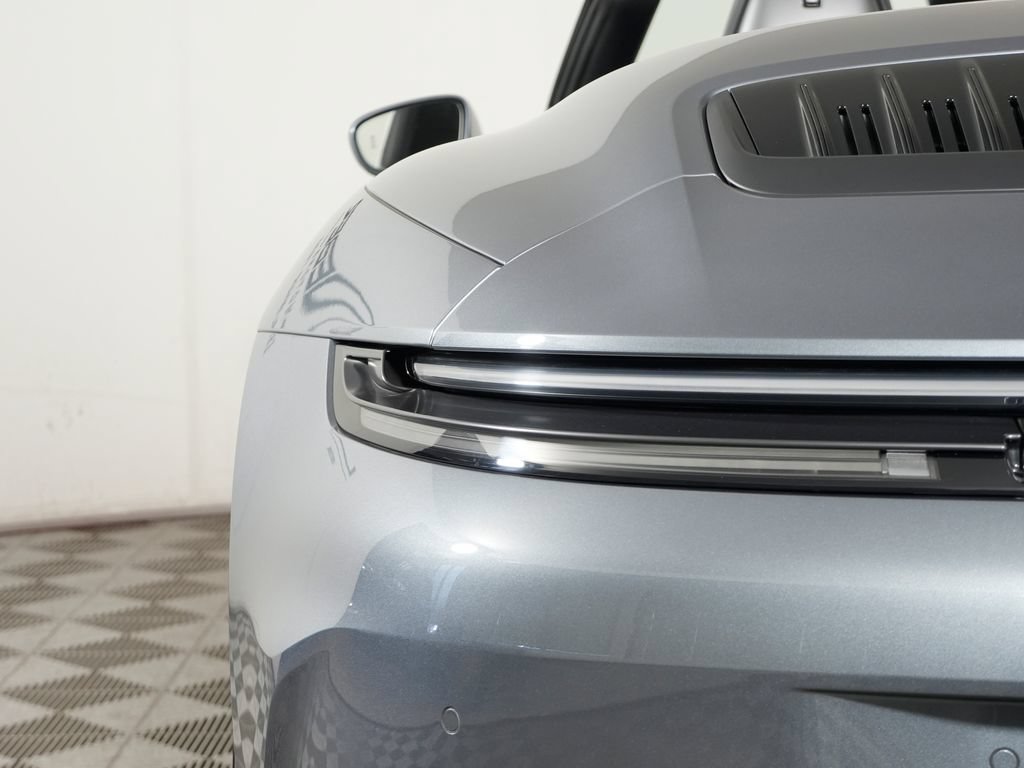 Certified 2025 Porsche 911 Carrera RWD image 17