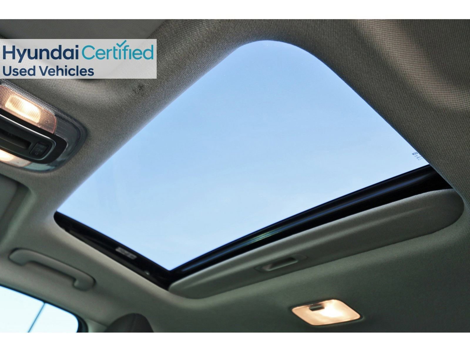 Certified 2025 Hyundai Elantra SEL image 31