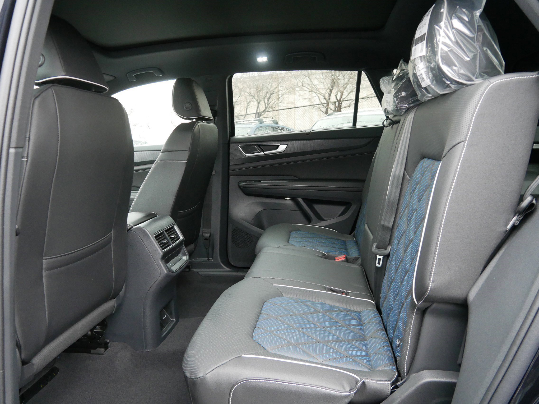 New 2026 Volkswagen Atlas Cross Sport SEL Premium R-Line AWD/4WD image 5