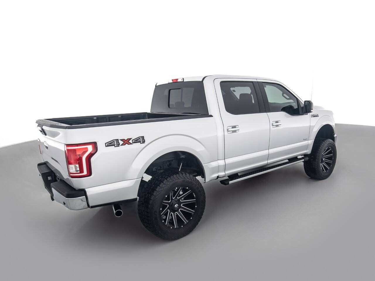 Used 2016 Ford F150 XLT w/ Equipment Group 302A Luxury AWD/4WD image 5