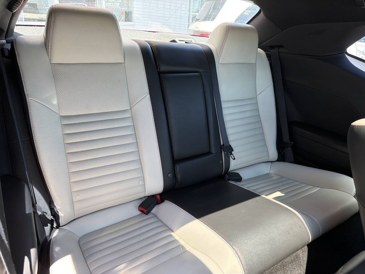Used 2010 Dodge Challenger R/T RWD image 19
