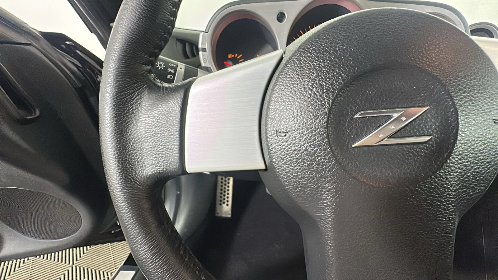 Used 2004 Nissan 350Z Touring RWD image 21