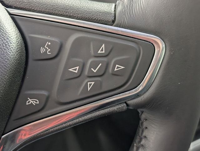 Used 2018 Chevrolet Equinox LT image 17