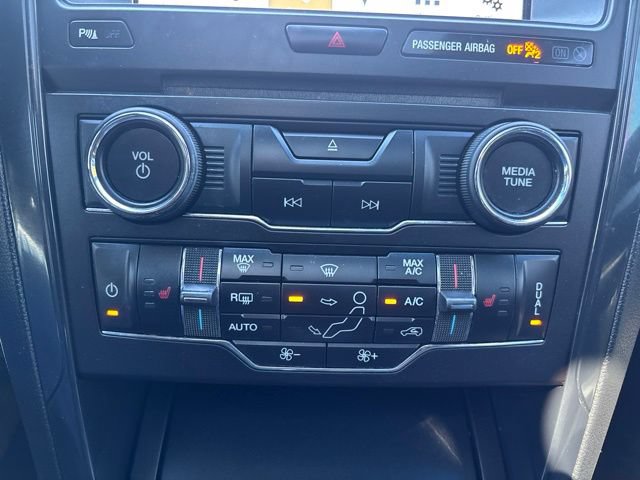 Used 2017 Ford Explorer XLT w/ Equipment Group 202A AWD/4WD image 25