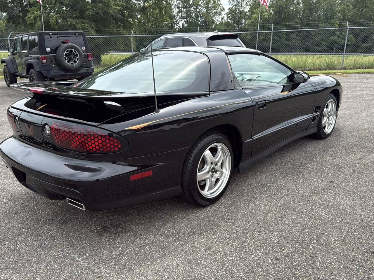 Used 2000 Pontiac Firebird Formula w/ Security Pkg RWD image 4