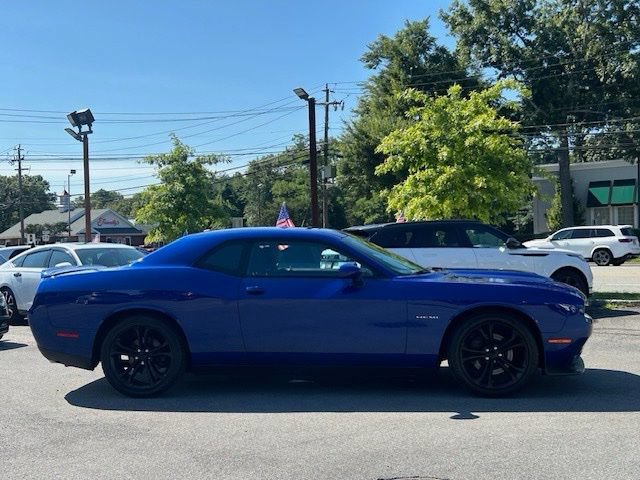 Used 2022 Dodge Challenger R/T RWD image 4
