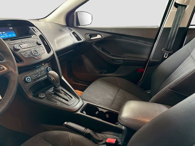 Used 2017 Ford Focus SE FWD image 22