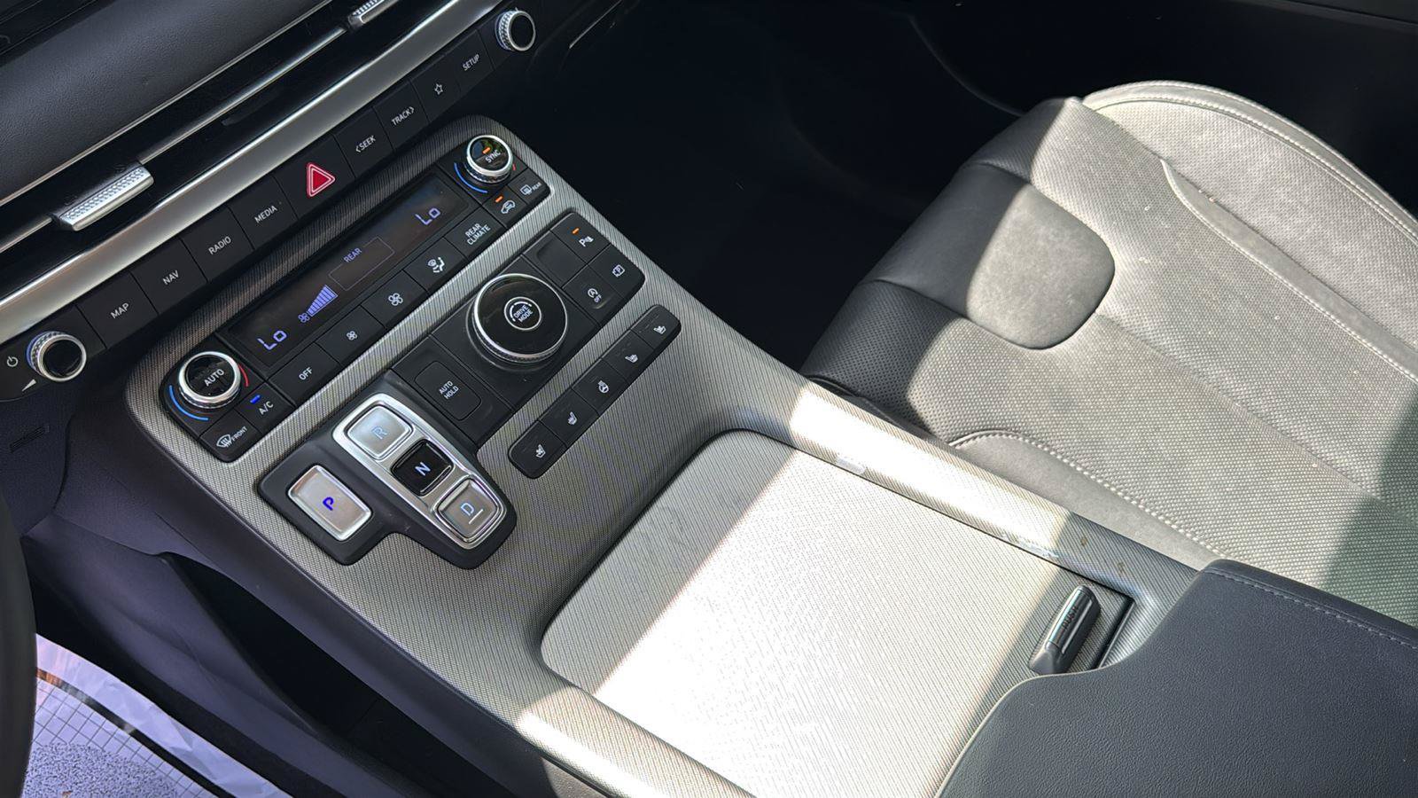 Used 2024 Hyundai Palisade SEL FWD image 19
