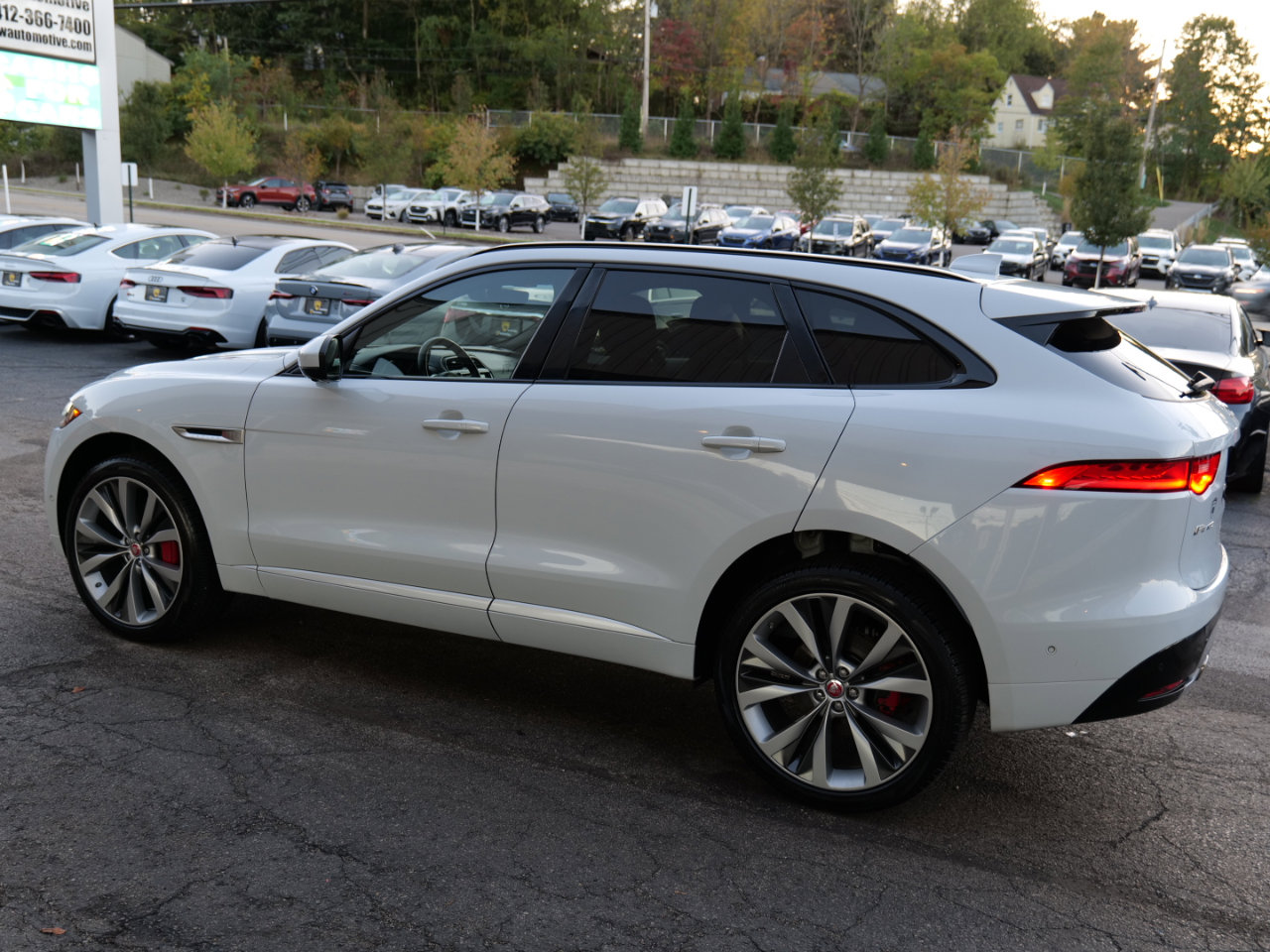 Used 2019 Jaguar F-PACE S image 7