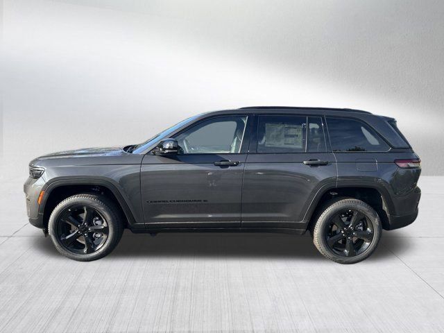 New 2025 Jeep Grand Cherokee Limited w/ Black Appearance Package image 8
