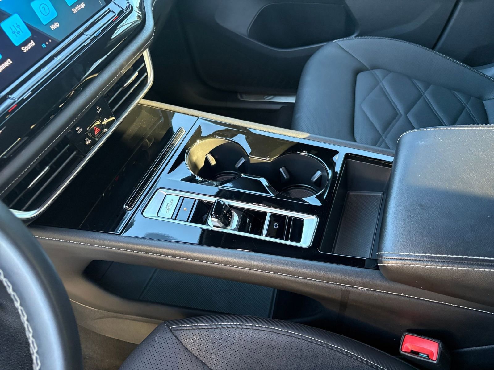 Used 2025 Volkswagen Atlas Cross Sport SE image 43