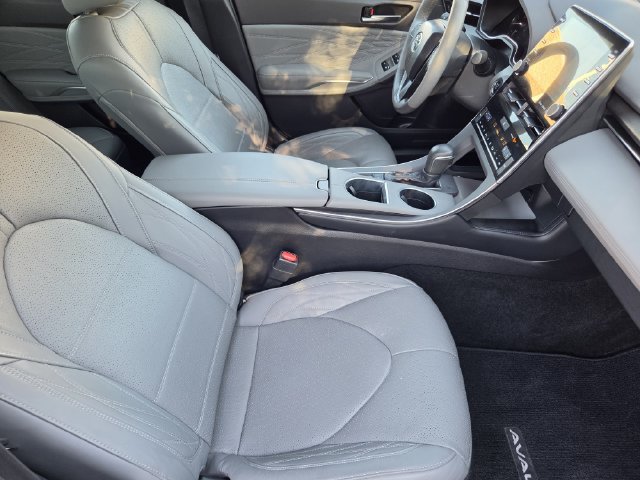 Used 2019 Toyota Avalon Limited w/ Advanced Safety Package FWD image 11